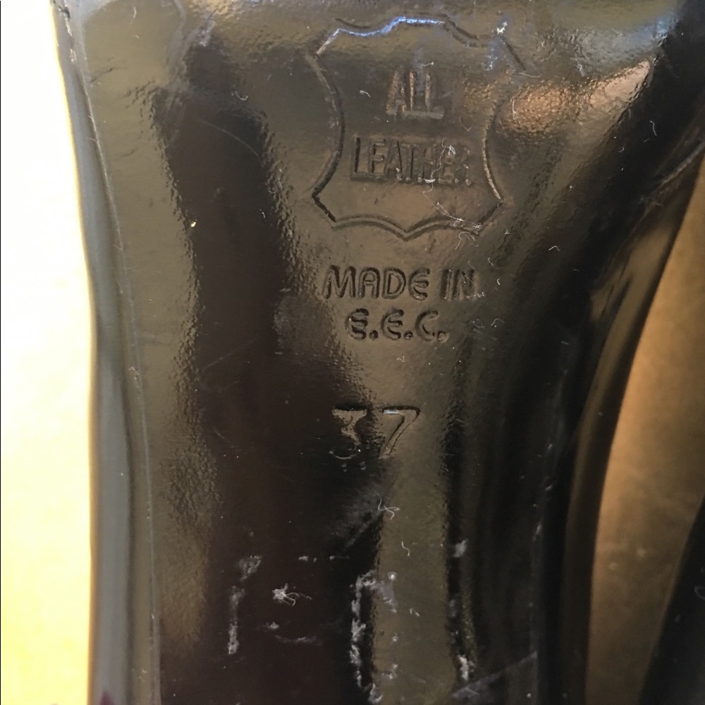 Shoes - Picture 7 of 7